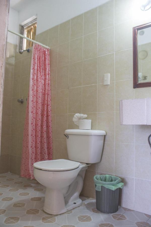 Hotel Casa Juanita Пуерто-Ескондідо Екстер'єр фото